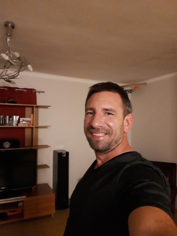 Karim D. — 42 ans, en télétravail à Paris